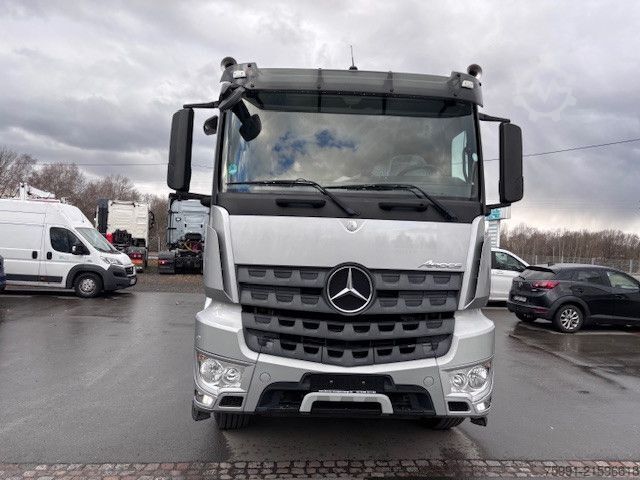 Three-sided tipper truck MERCEDES-BENZ Arocs 4   6x4 Dreiseitenkipper mit Ladekran