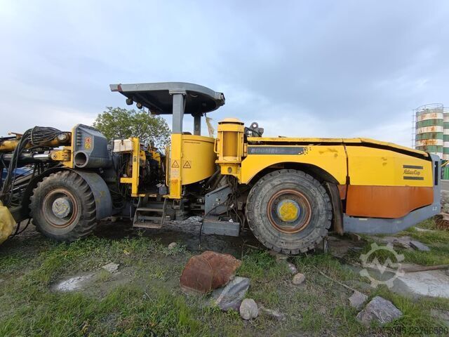 Bohrwagen Boomer Atlas Copco L2D