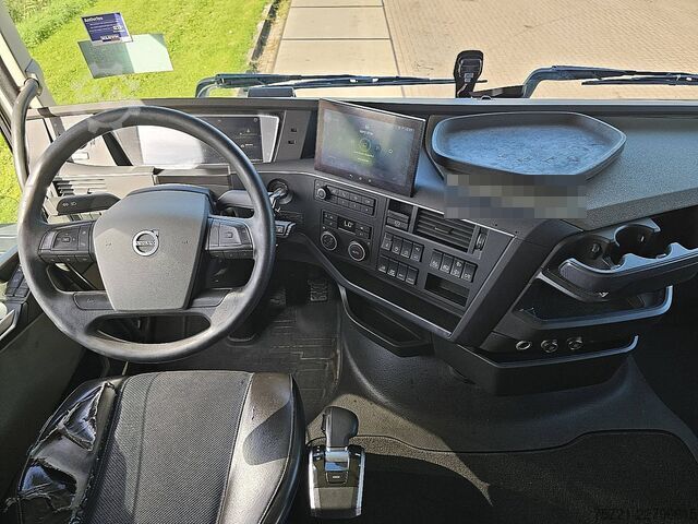Standard-SZM VOLVO FH 460 6X2 GLOBE SKIRTS