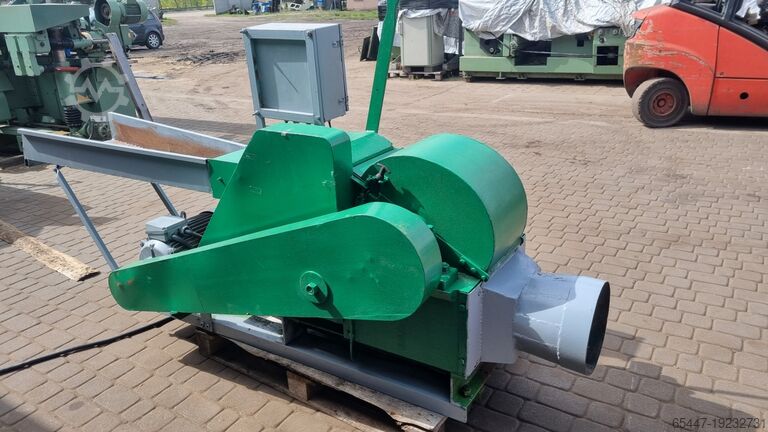 Mini-hakselaar voor kanten 18kW 4 messen  