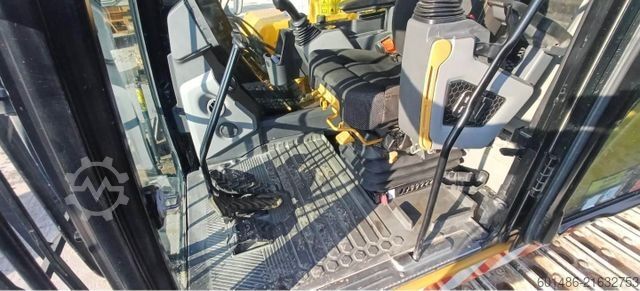 Rupsgraver CATERPILLAR 352 mit CE und EPA