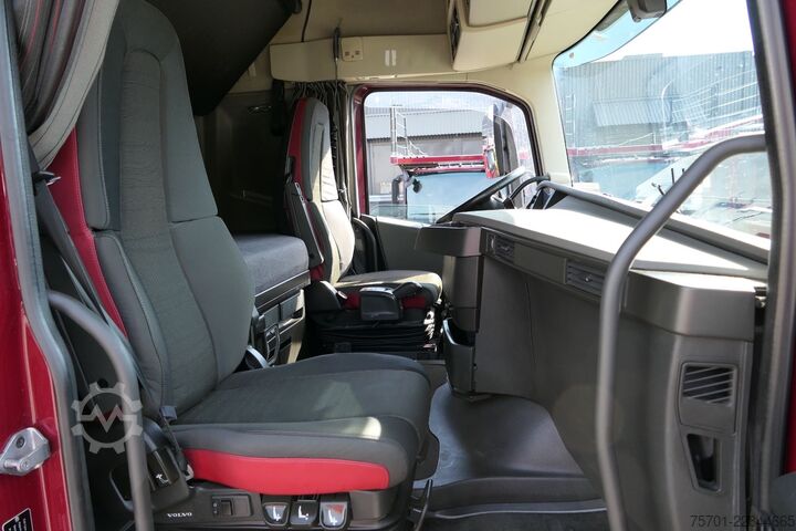 Véhicule tracteur volume VOLVO FH 460 Globetrotter 2-Tanks Euro 6