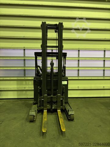 Reachtruckar Fenwick R14B-01