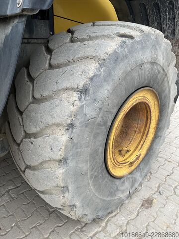  Komatsu WA470-7