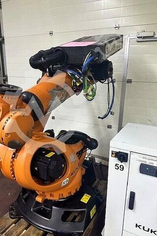 Průmyslový robot KUKA KR 210