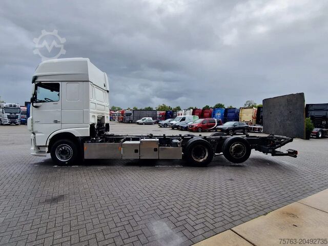 Chassis met cabine DAF XF 530 SuperSpaceCab 6x2*4 - Chassis 740 cm - L...