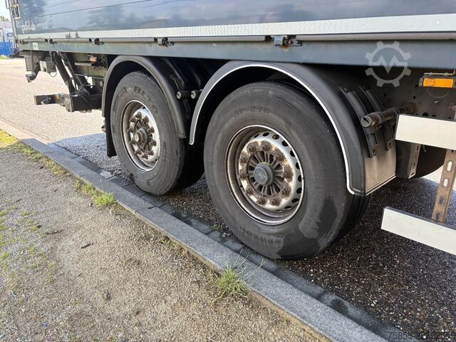 Kuffert WEB Trailer ZPRASQ 18 GETRÄNKE / BPW / DISC / LOADING LIFT