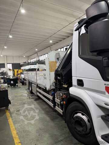 Lastbilmonteret kran iveco 160e25