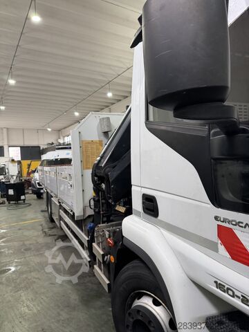 Lastbilmonteret kran iveco 160e25