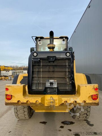 Wheel loader CAT 938 M (Bucket + Forks)