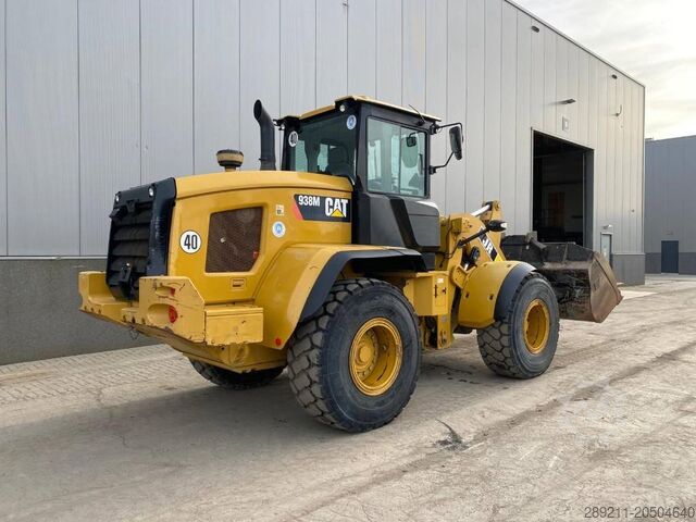 Wheel loader CAT 938 M (Bucket + Forks)