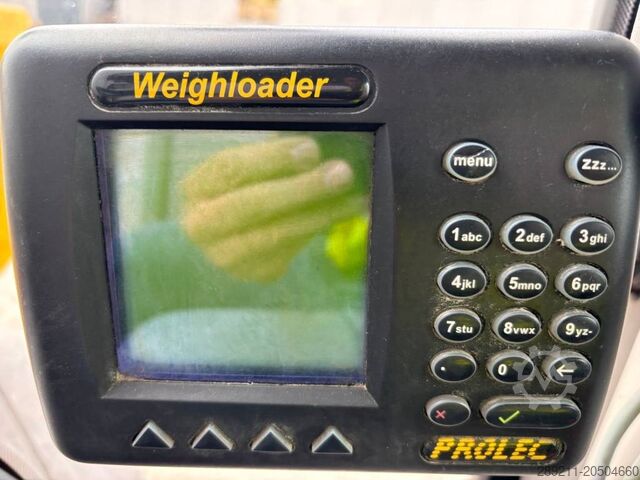 Wheel loader Volvo L 90 H (High tip + New tires)