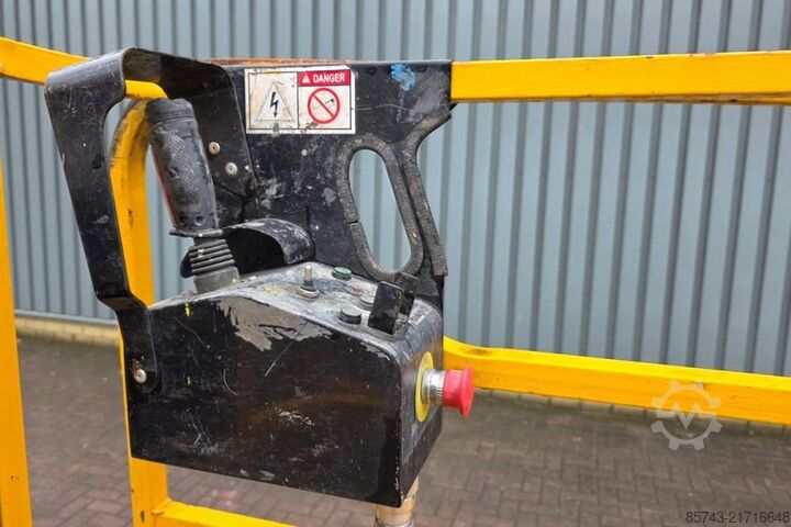 Ψαλίδι ανύψωσης Haulotte Compact 8 As-Is, Electric, 8m Working Height, 350k