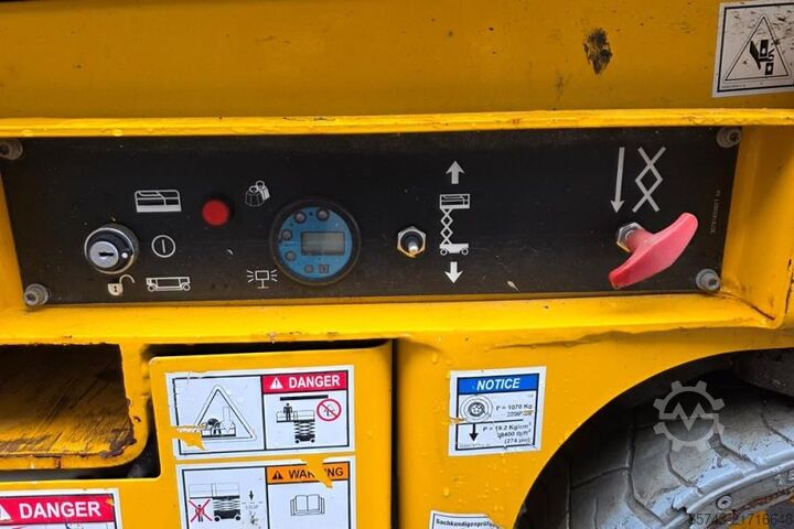 Ψαλίδι ανύψωσης Haulotte Compact 8 As-Is, Electric, 8m Working Height, 350k
