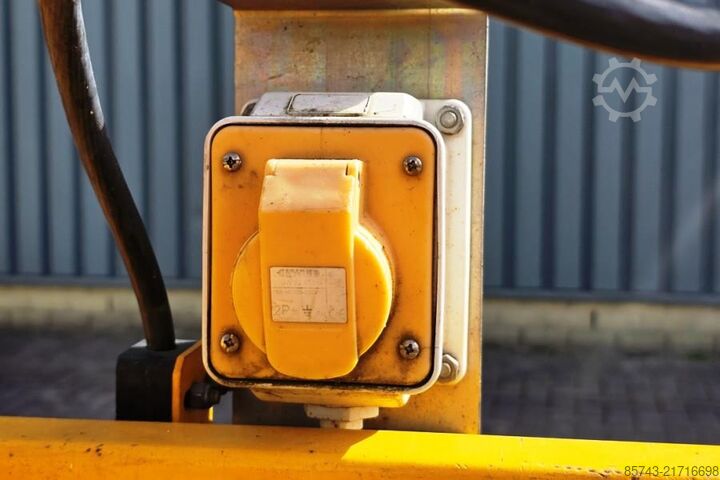 Ψαλίδι ανύψωσης Haulotte Compact 8 Electric, 8.2m Working Height, 350kg Cap