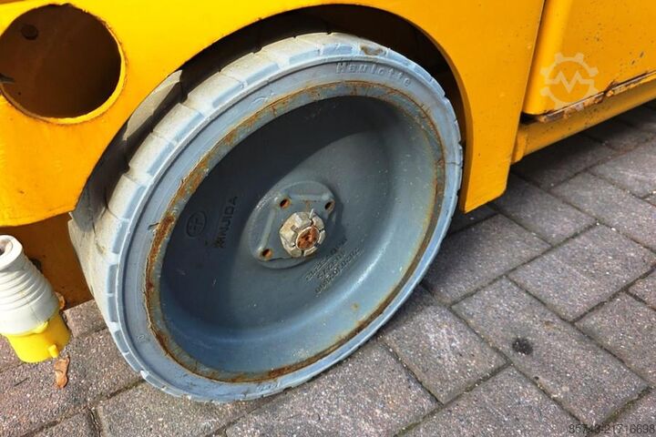 Ψαλίδι ανύψωσης Haulotte Compact 8 Electric, 8.2m Working Height, 350kg Cap