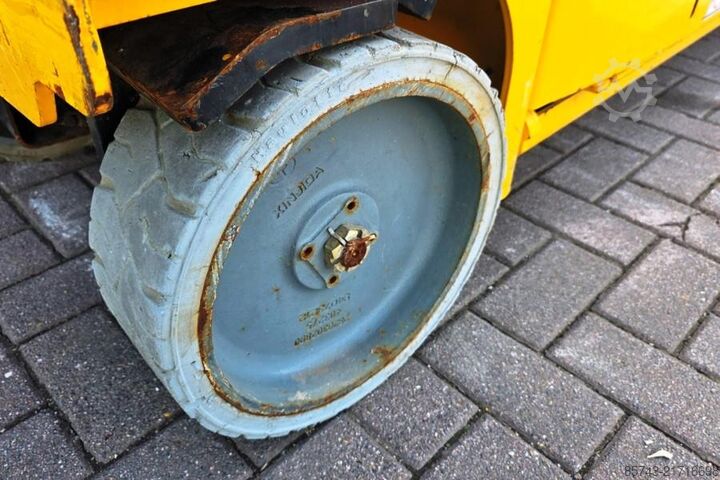 Ψαλίδι ανύψωσης Haulotte Compact 8 Electric, 8.2m Working Height, 350kg Cap