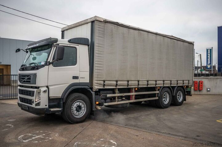 Dekzeil VOLVO FM 330+10 pneus/tires-intarder