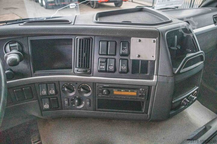 Dekzeil VOLVO FM 330+10 pneus/tires-intarder