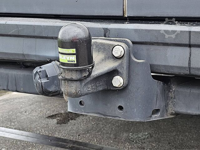 Camioneta familiar de techo alto VOLKSWAGEN CRAFTER 35 2.0 L3H2 Navi Trekhaak!