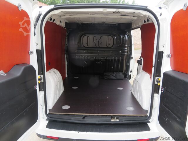 Kompaktní dodávka FIAT Doblo Cargo