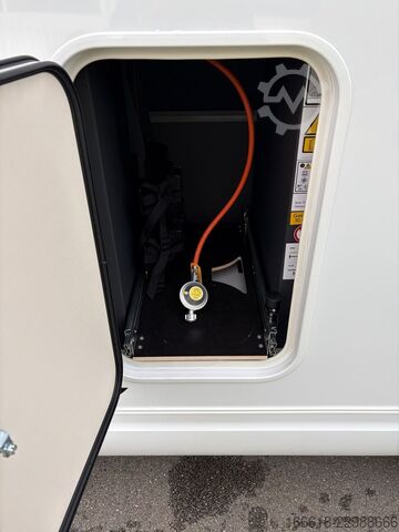 Yarı entegre karavan HOBBY MAXIA T 740 WF Automatik, 180PS