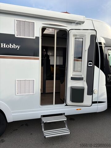 Yarı entegre karavan HOBBY MAXIA T 740 WF Automatik, 180PS