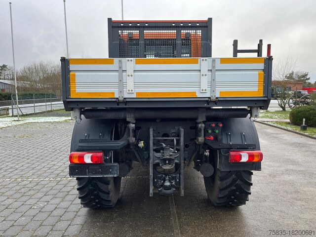 Speciale vrachtwagen Mercedes-Benz Unimog U435