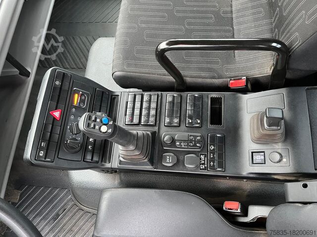 Speciale vrachtwagen Mercedes-Benz Unimog U435