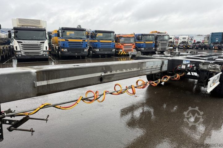 Auflieger-Wechselfahrgestell Fliegl SDS 380 Containertransport / Swiss-Vehicle