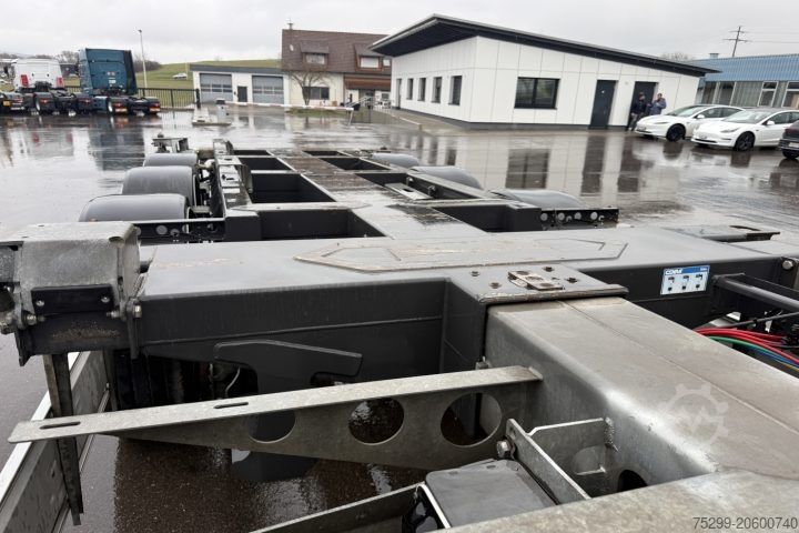 Auflieger-Wechselfahrgestell Fliegl SDS 380 Containertransport / Swiss-Vehicle