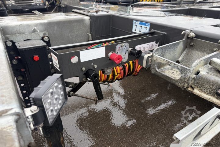 Auflieger-Wechselfahrgestell Fliegl SDS 380 Containertransport / Swiss-Vehicle