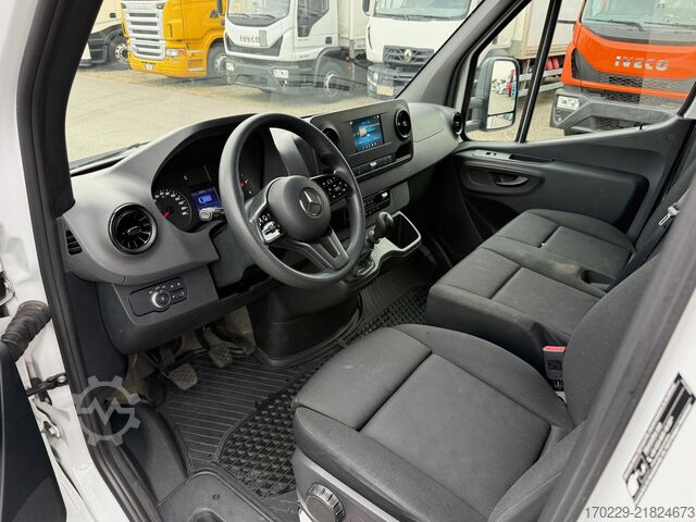 FURGON ÎNCHIS CU RAMPA HIDRAULICĂ Mercedes-Benz sprinter 314 cdi