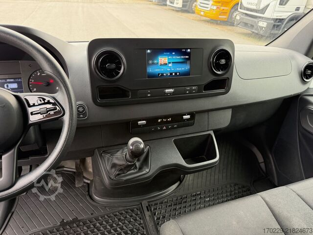 FURGON ÎNCHIS CU RAMPA HIDRAULICĂ Mercedes-Benz sprinter 314 cdi