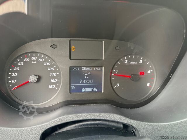 FURGON ÎNCHIS CU RAMPA HIDRAULICĂ Mercedes-Benz sprinter 314 cdi