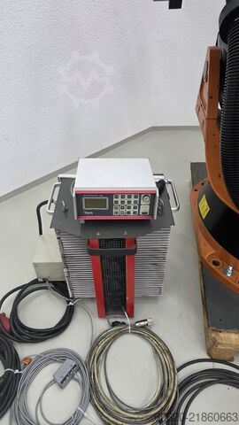 Svařovací robot KUKA KR 240-2 2000 KUKA / SKS "KR 240-2 2000 + KRC2 ed05 + SKS LSQ 4