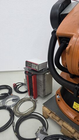 Svařovací robot KUKA KR 240-2 2000 KUKA / SKS "KR 240-2 2000 + KRC2 ed05 + SKS LSQ 4