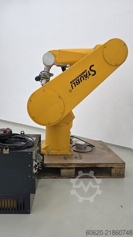 Endüstriyel robot Stäubli RX160 + CS8C