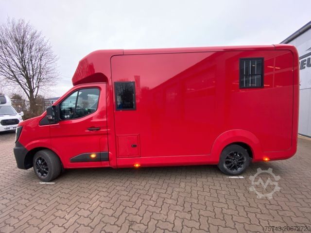 Viehtransporter RENAULT MASTER AKX NEW MODELL 2025 5 Sitzer Haras ex. L