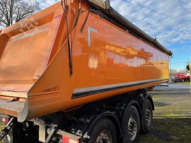 Volquete semirremolque SCHMITZ CARGOBULL SKI 24 7,2 Alu Kastenmulde  Verschleißboden neu