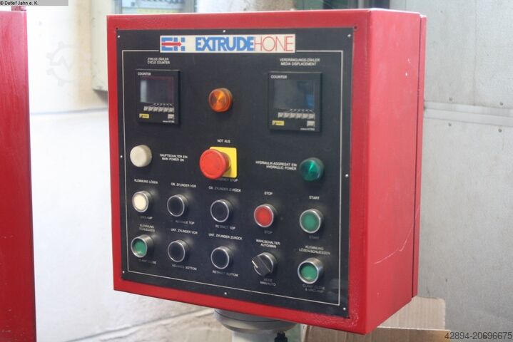 Honing Machine - External - Vertical Kennametal Model 77C