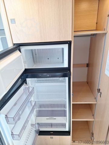 Halvintegrerad husbil HYMER/ERIBA B-Klasse ML T BlackLine 780 Autarkie XL, Arktis