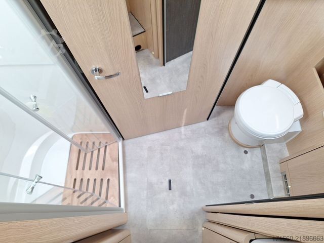Halvintegrerad husbil HYMER/ERIBA B-Klasse ML T BlackLine 780 Autarkie XL, Arktis