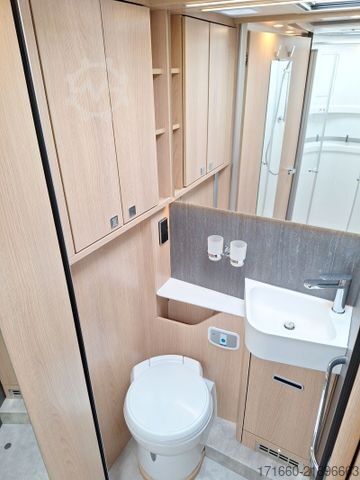 Halvintegrerad husbil HYMER/ERIBA B-Klasse ML T BlackLine 780 Autarkie XL, Arktis