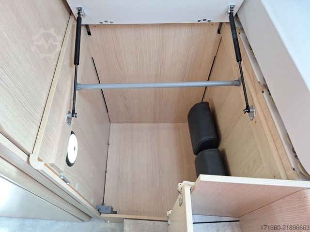 Halvintegrerad husbil HYMER/ERIBA B-Klasse ML T BlackLine 780 Autarkie XL, Arktis