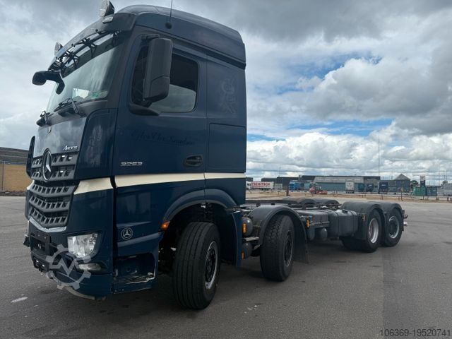 LKW-Fahrgestell MERCEDES-BENZ Arocs 3253 8x26 Euro 6 Chassis / Fahrgestell