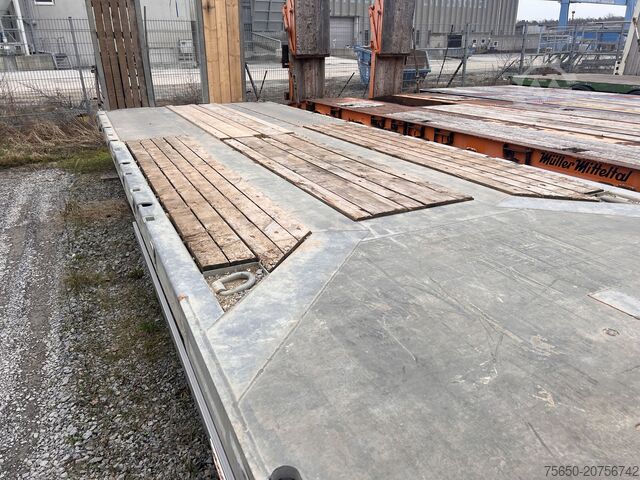 Low loader trailer Möslein TO 3 F Schwebheim 3 Achs Tiefladeranhänger 9 m Ladefläche