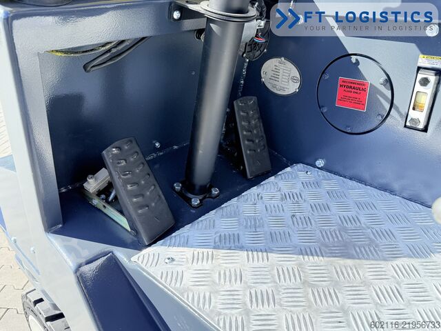 Stivuitor cu patru direcții Combilift CB4500 GAS TRIPLEX 6400 FORK POSITIONER