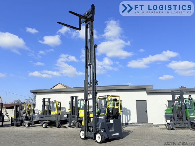 Carrello elevatore a 4 direzioni Combilift CB4500 GAS TRIPLEX 6400 FORK POSITIONER