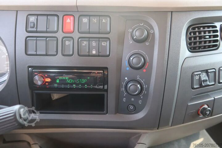 Kofer DAF LF 210 FA Bakwagen + Dhollandia 2000 kg klep ex...